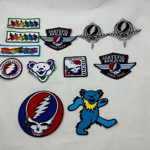 Grateful Dead assorted embroidered patches, 2 magnets